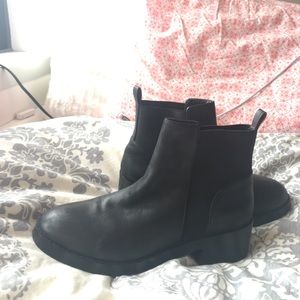 Steve Madden Black Booties 8.5